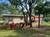 Lake Texoma Retreat•Boat Parking•Fire Pit•Sleeps 9 - WiFi
