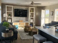Brand New! Spacious mobile home! Hotels in Hackberry
