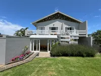 Moments Guesthouse, Kleinmond - 4-Star