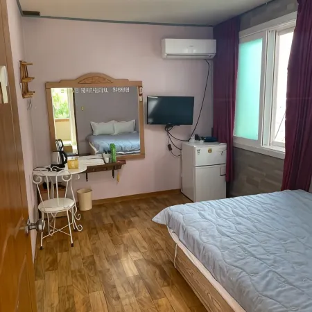 Gangneung Skytel Homestay Pension Отели рядом с достопримечательностью «Парк Hourglass»