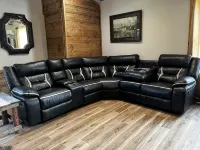 3-bedrooms, 2 bathrooms upstairs cabin in charming French Lick with AC