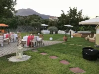 Relaxation with Jacuzzi and Pool between Pompeii and Capri Hotels in Trecase