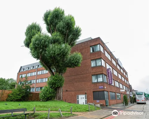 Premier Inn London Hanger Lane イーリングのホテル