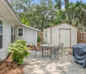 Pet-Friendly Bungalow Near Parris Island, Downtown Waterfront & Parks
