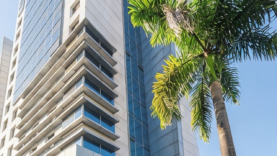 Flat Top in an upscale neighborhood of Manaus