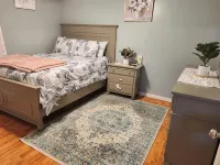 Charming 2 Bedroom Home Away From Home Apartment - 2성급