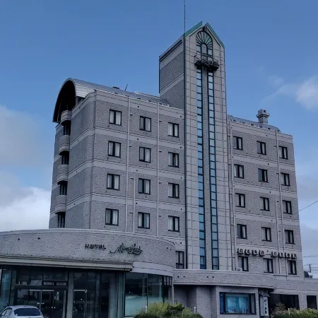 HOTEL MARSHLAND