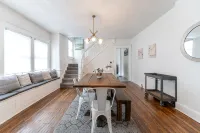 Historic Pet-Friendly Home in Downtown(One side of duplex) - Bungalow