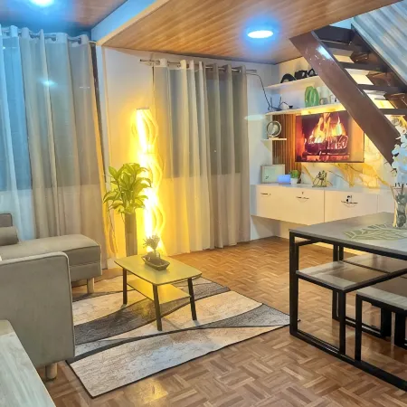 Bloomstone | Urban Chill Cabin