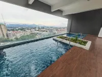 Decozy9.0 Ipoh Town Condo(12pax) - 루프탑 수영장