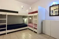 Fira Backpackers Place Hôtels à : 