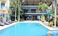 Technopark Hotel - Pools