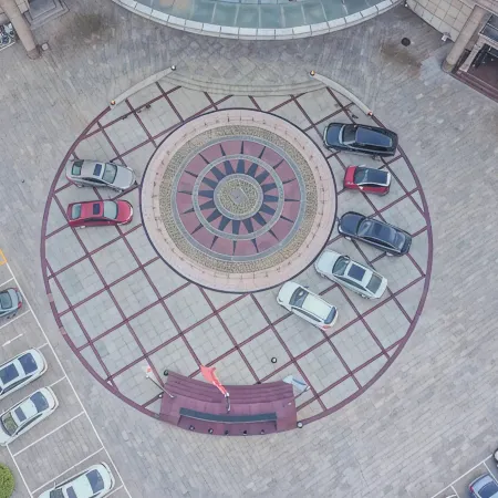 Succeed Hotel