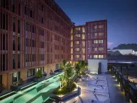 Prime Town - Posh & Port Hotel Phuket Отели рядом с достопримечательностью «Сентрал-Фестивал-Пхукет»