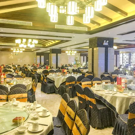 Longmen Shuidu Yangxin Valley Hot Spring Hotel