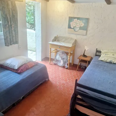 Petite Maison en rez de Chaussée Indépendante et Calme Dans Proptiété Sécurisée