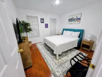 Arlington Social - Stadium Getaway Home w/Hot Tub 5-Minute Walk to AT&T Stadium - 4-Star
