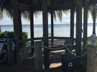 Escape to Paradise – Beautiful & Budget-Friendly Condo! Hotels in Rum Point