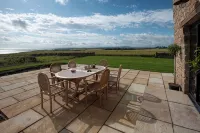 Gregor's Cottage: Best coastal view, luxury inside - 4-Star
