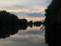 Newly remodeled Riverfront 3 bedroom house on the Great Chazy River with dockage Hotel di Champlain