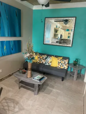 Three A's Getaway, 15 min walk to sun, sand and sea! - 2-Star