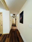 Brand New 3-bedroom cottage with WiFi and AC in enchanting Downtown Eagle River - 3 tähden