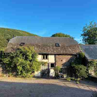 Hatterrall Barn - Luxury Barn Conversion With Hot Tub, Garden and Mountain Views Hotel Exterior