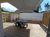 Seaside accommodation, 300 m walk from the beach with private parking