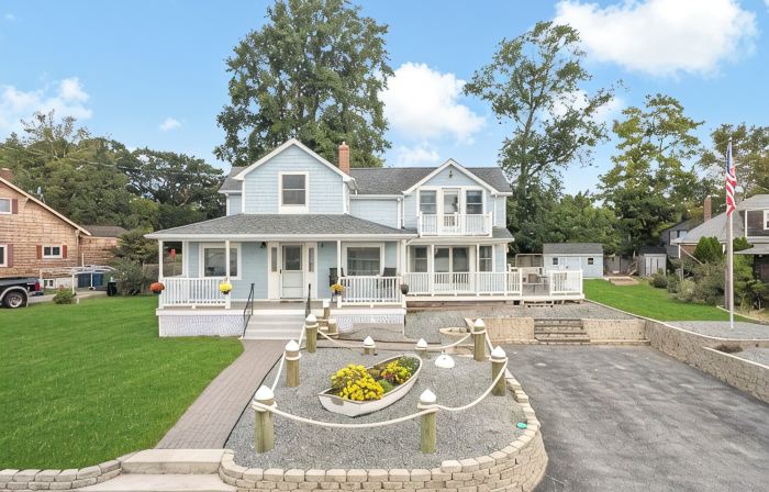 Rhode Island Haven: Walk to Greenwich Bay!