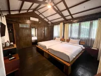 Kaluna Resort - Batu - Pool
