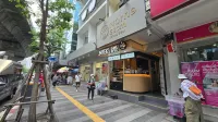 Norns Silom Cafe & Stay - Hostels