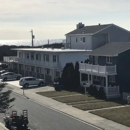 Book Your 2026 Vacation Now Beach Block! Large Townhome Perfect for Families