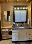 Charming cabin with WiFi and AC in delightful Eldon - Hytter