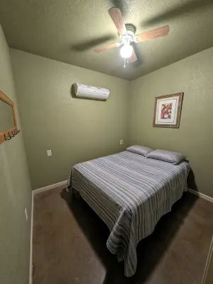 Great for family group or romantic getaway, 4 small bedrooms and large open area - 3-Star