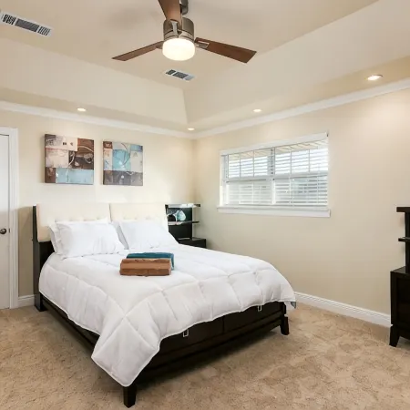 Lakefront on Canyon Lake · Jump in the Cove! · Pool, Hot Tub, Kayaks · Sleeps 15