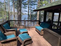 Rustic Lakefront Log Cabin Retreat w/Pontoon included Memorial to Labor Day - 샬레 호텔