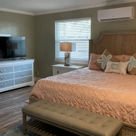 GORGEOUS PET FRIENDLY VACATION HOME!