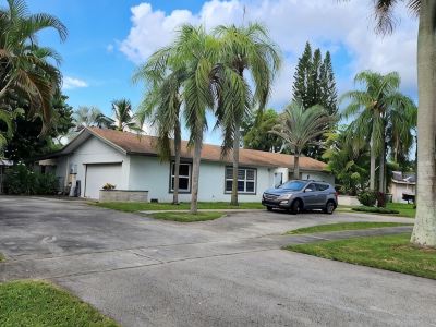 Private Apartment Miami Kendall near Zoo, The Falls Mall, and Miami Dade College