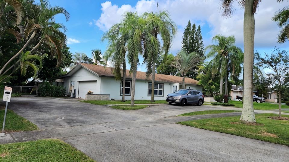 Private Apartment Miami Kendall near Zoo, The Falls Mall, and Miami Dade College