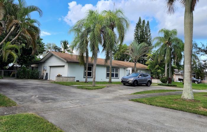 Private Apartment Miami Kendall near Zoo, The Falls Mall, and Miami Dade College