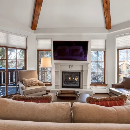 Best PENTHOUSE in Vail Village - FREE Breakfast & Parking