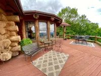 TN Mountain Lodge: sleeps 22+ lake, hikes, hot tub, Sauna - Chalets