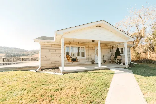 Lake Cumberland, Romantic Hot Tub, Fenced Yard, Relaxation, 100 Meg Wifi - 4-Star