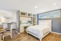 Beautiful, luxurious hideaway right on Carbon Beach in Malibu! - Beach