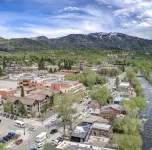 Downtown Western Oasis - Walking Distance To Everything! OLD TOWN RESIDENCES!! - 4-Star