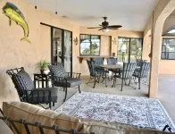 Spacious Waterfront Home 3BR 2BA  Heated Pool  Boat Dock & Fishing - badewanne