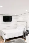 Studio style Cabana on the river - Wifi