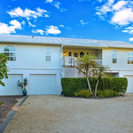 Awesome near beach updated Sanibel home-6 minute walk to the beach-heated pool!