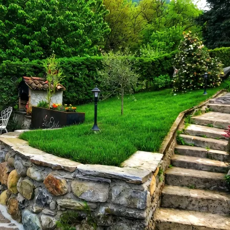 BELLAGIO LES ETOILES villa with garden, hot tube, lake view, bbq, private parking