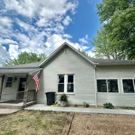 1910 on Route 66 is a Charming historic 2 bedroom 2 bath home, close to downtown